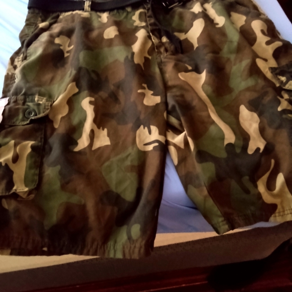 Camo shorts size 44